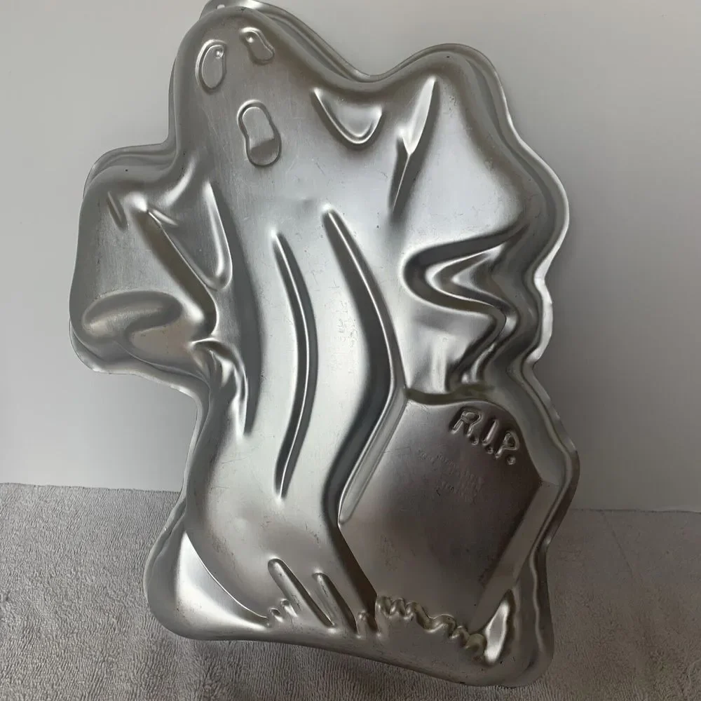 Wilton Scary Ghost Halloween Goblin Cake Pan (502-2499, 1982)‎